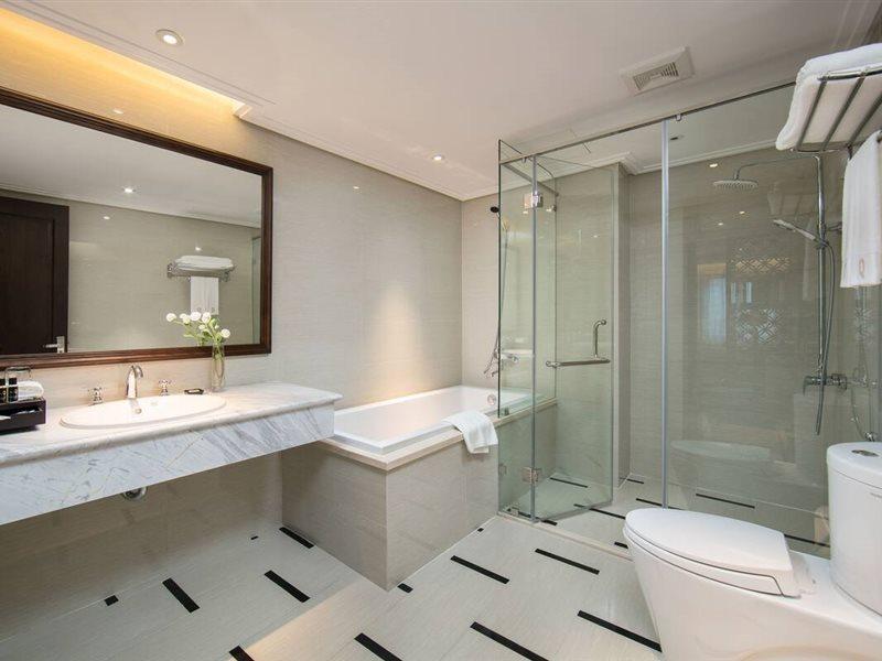 The Q Hotel Hanoi Buitenkant foto